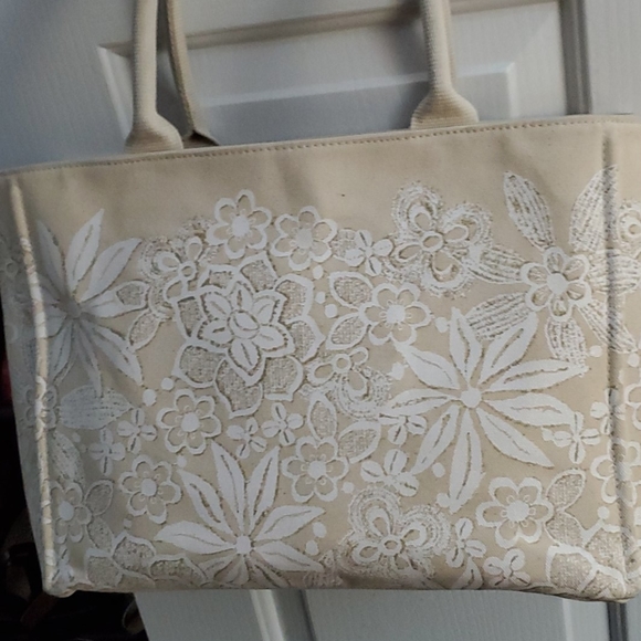 Oscar De La Renta Cream & White Floral Tote - Picture 6 of 7